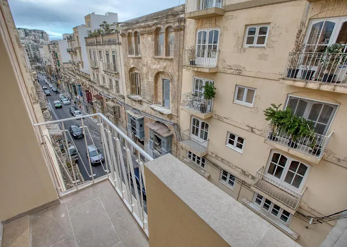 Haven - 5 Homestay Sliema